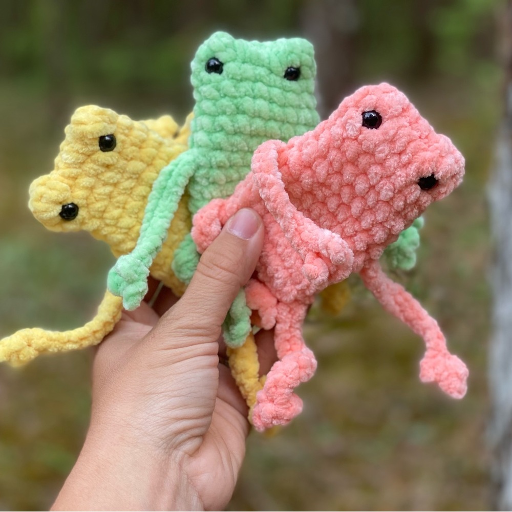 Froggy Plushie
